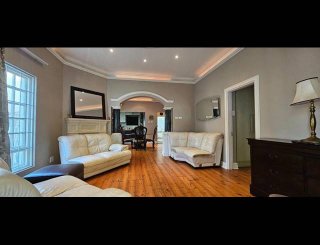 2 BEDROOM TOWNHOUSE FOR SALE IN ESSENWOOD